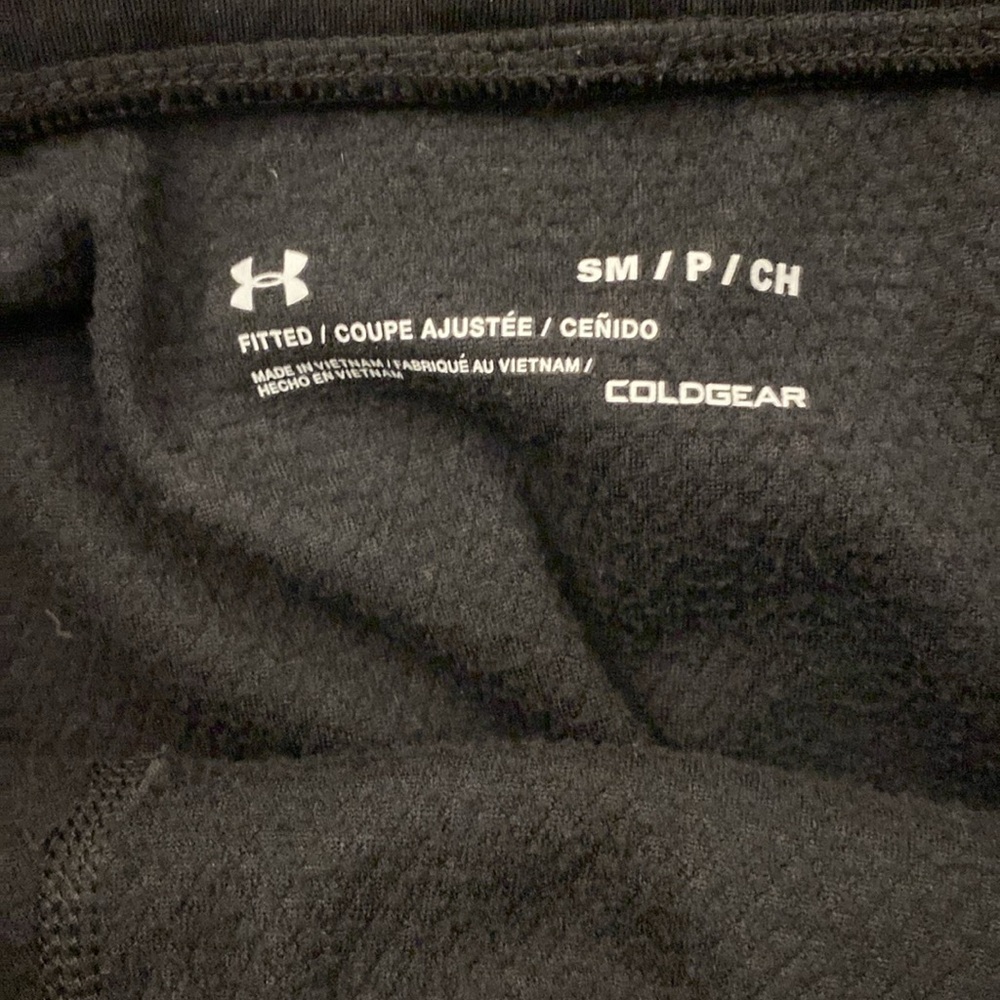 Under Armor men’s size small fleece lined cold gear in excellent condition - Picture 3 of 3